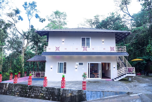 Coorg Coffee Crown by Karnataka Stays