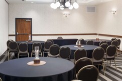 Embassy Suites Anchorage, Denali