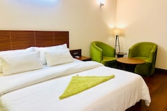 Luxury Studio, Couple Stay, Netflix, WiFi, Kitchen, Dehradun