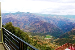 Hotel forest view and restaurant @ 15mins drive from Kempty fall, Mussoorie