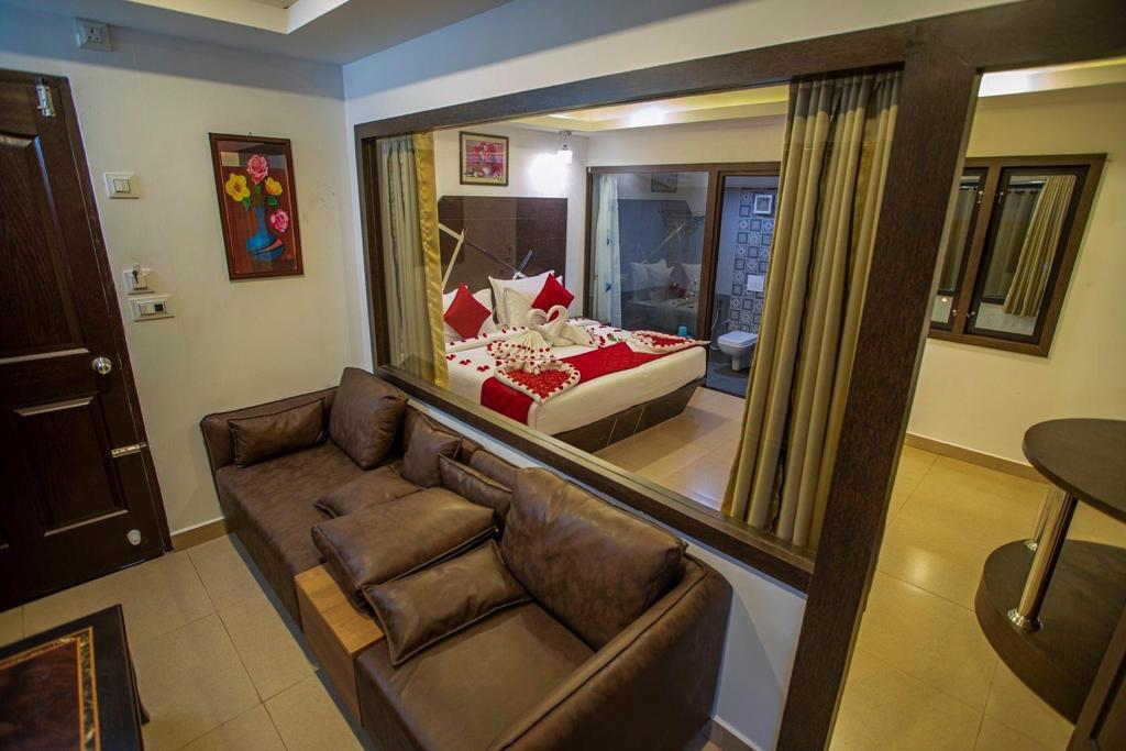 Wind Hills Heritage Homestay - Tap to explore photos