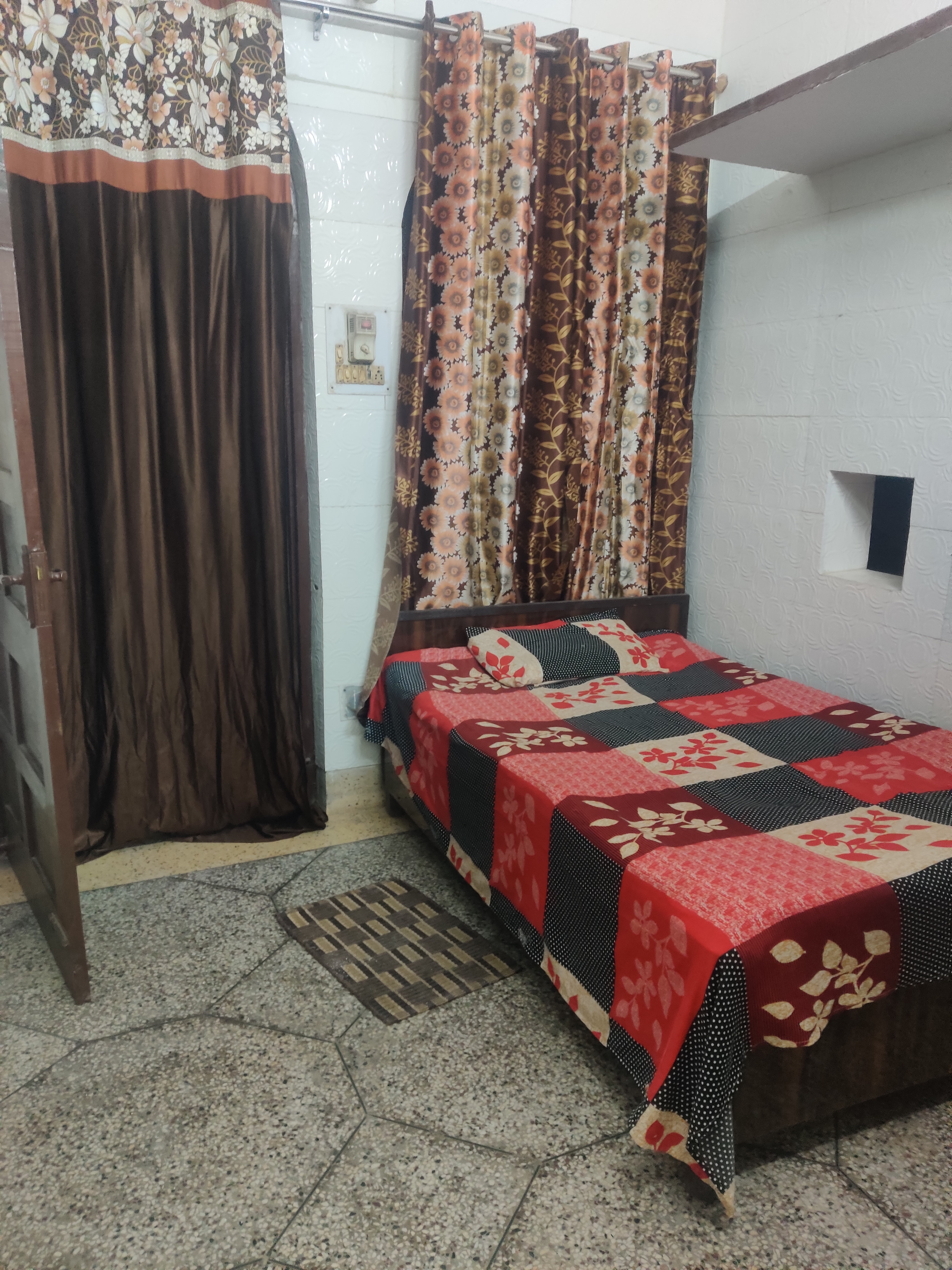 Shree ram home stay - Tap to explore photos