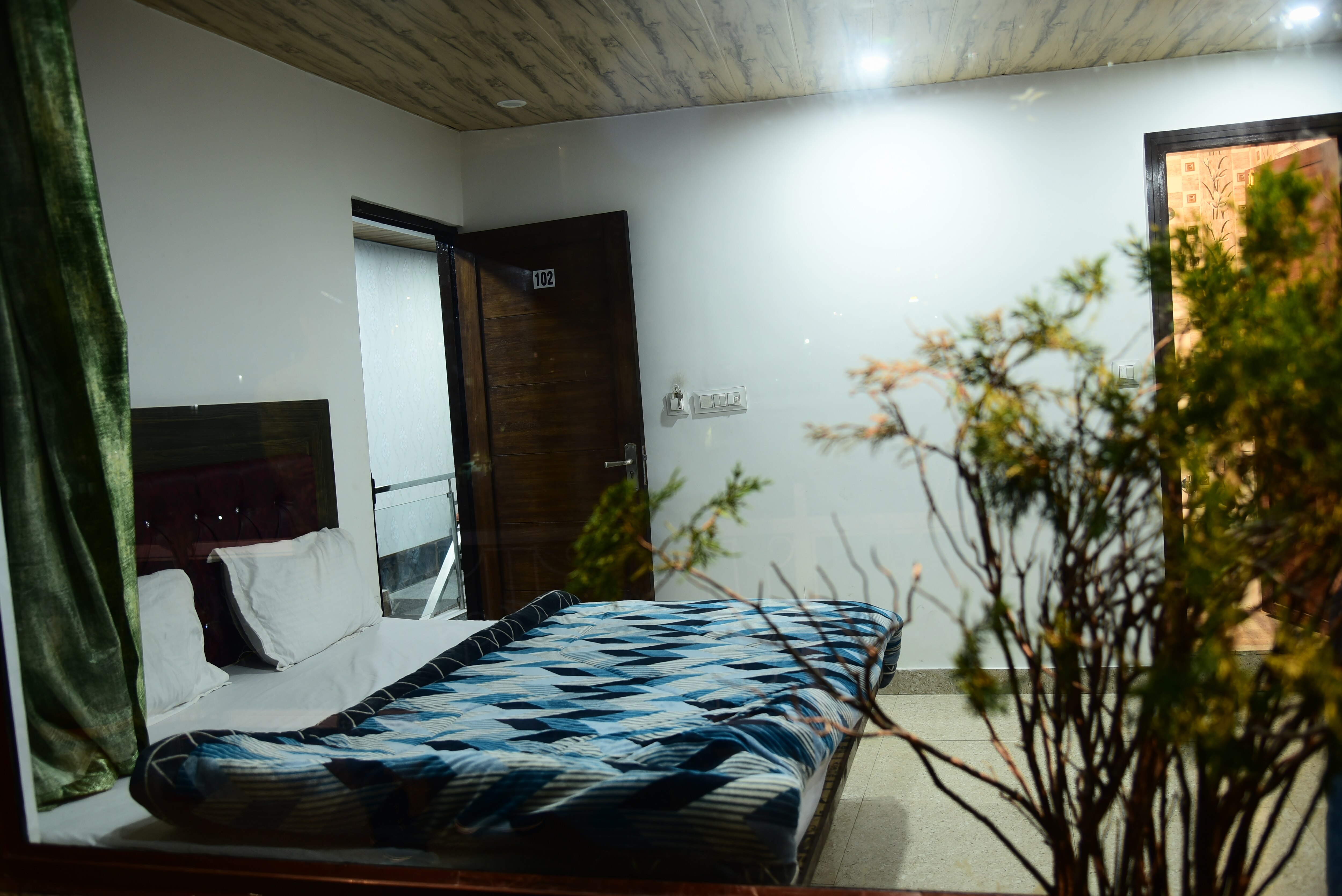 Hill Plaza Homestay - Tap to explore photos