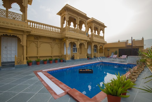 ELIVAAS Amber Royale 3 BHK with Pvt Pool & Terrace