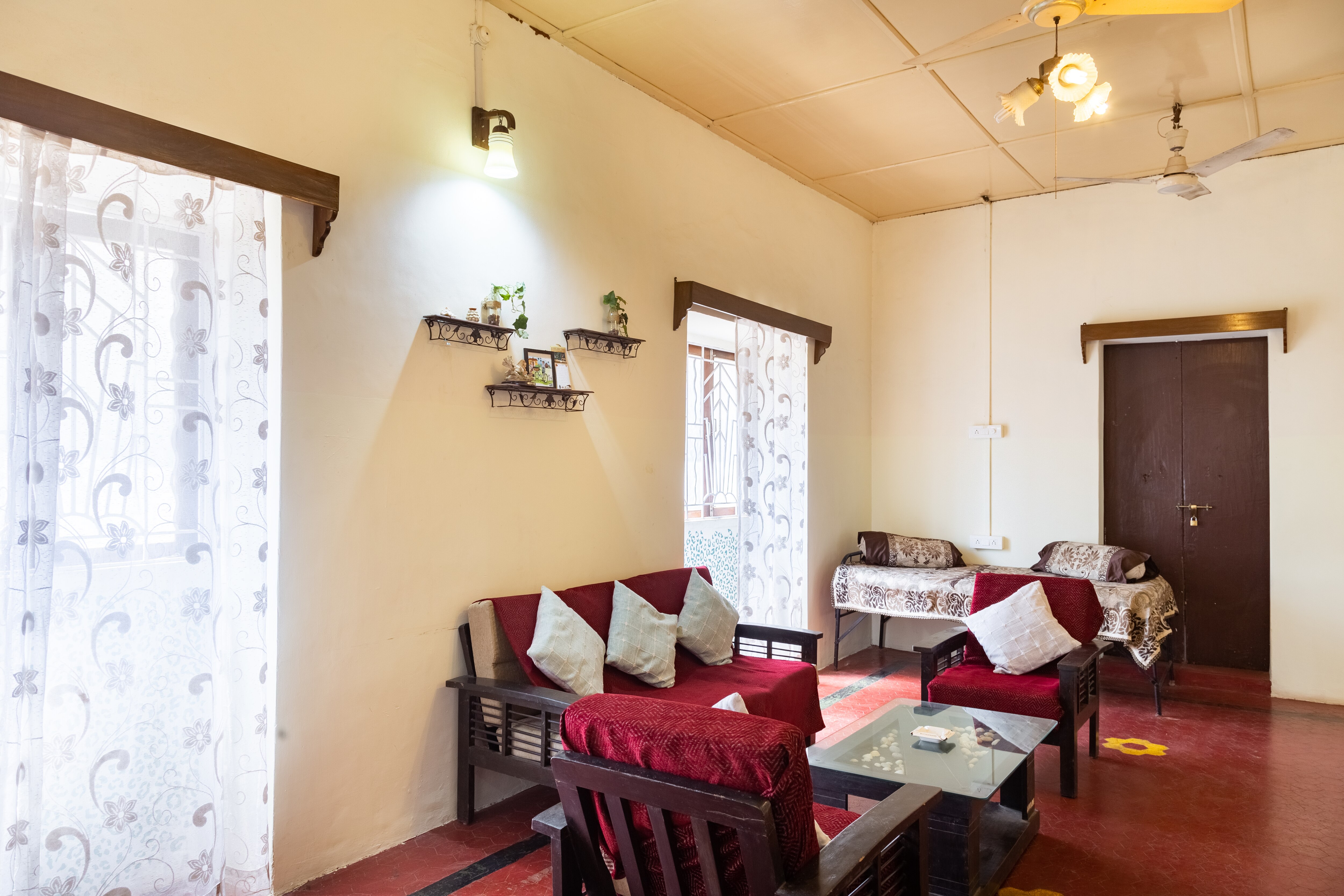Candolim Goan-Getaway Spacious Chic Pvt Villa -WFH - Tap to explore photos
