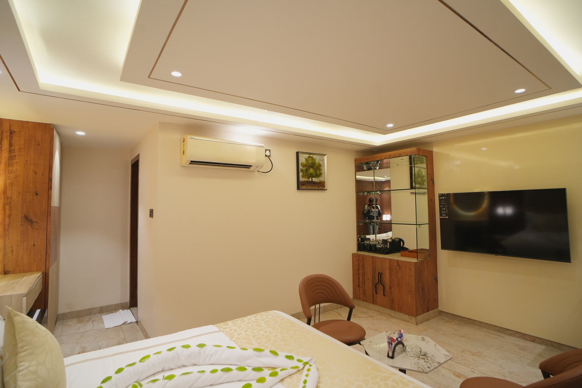 Oriva Vinflora Residency - Nr LV Prasad Hospital, Banjara Hills - Tap to explore photos