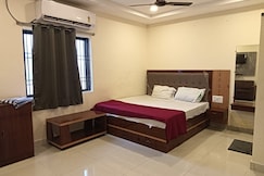 SRI SAI GRAND AC LODGE, Nellore