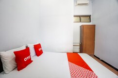 Hotel O Central Madiun Near Stasiun Kota Madiun, Trenggalek