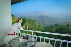 Mistletoe Homestay & Art Gallery Cafe, Munnar