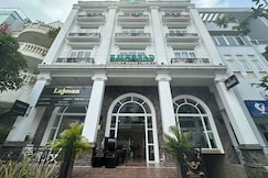 Collection O Emerald Luxury Apartment - Near SECC, Ho Chi Minh City