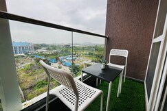 Azure Luxe, Pune