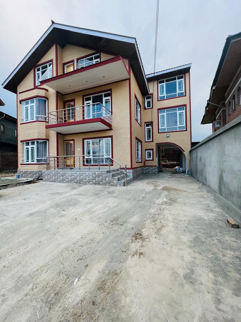 Meet Inn near Srinagar Airport - Tap to explore photos