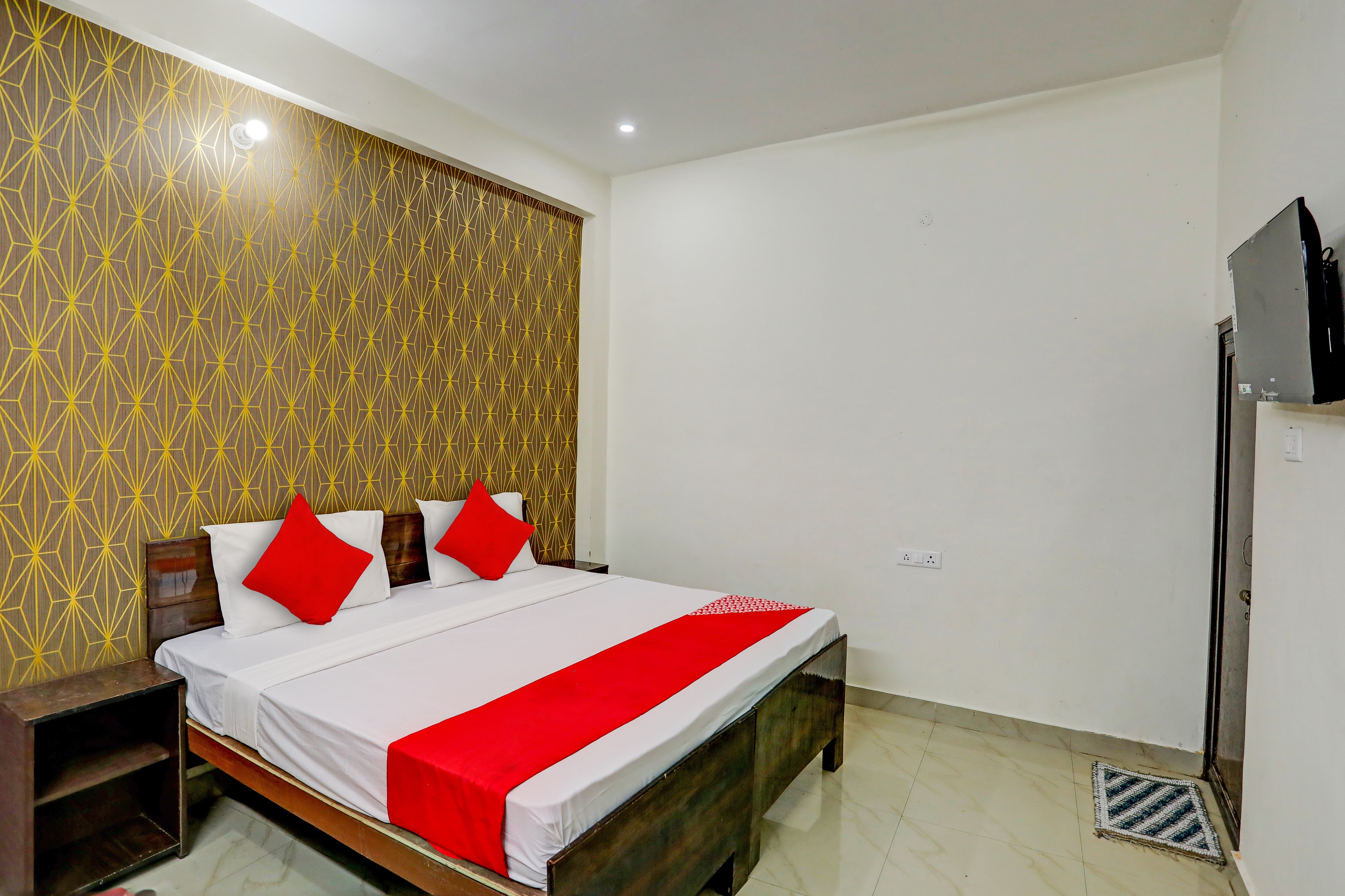 Hotel O The Raghav Villa - Tap to explore photos