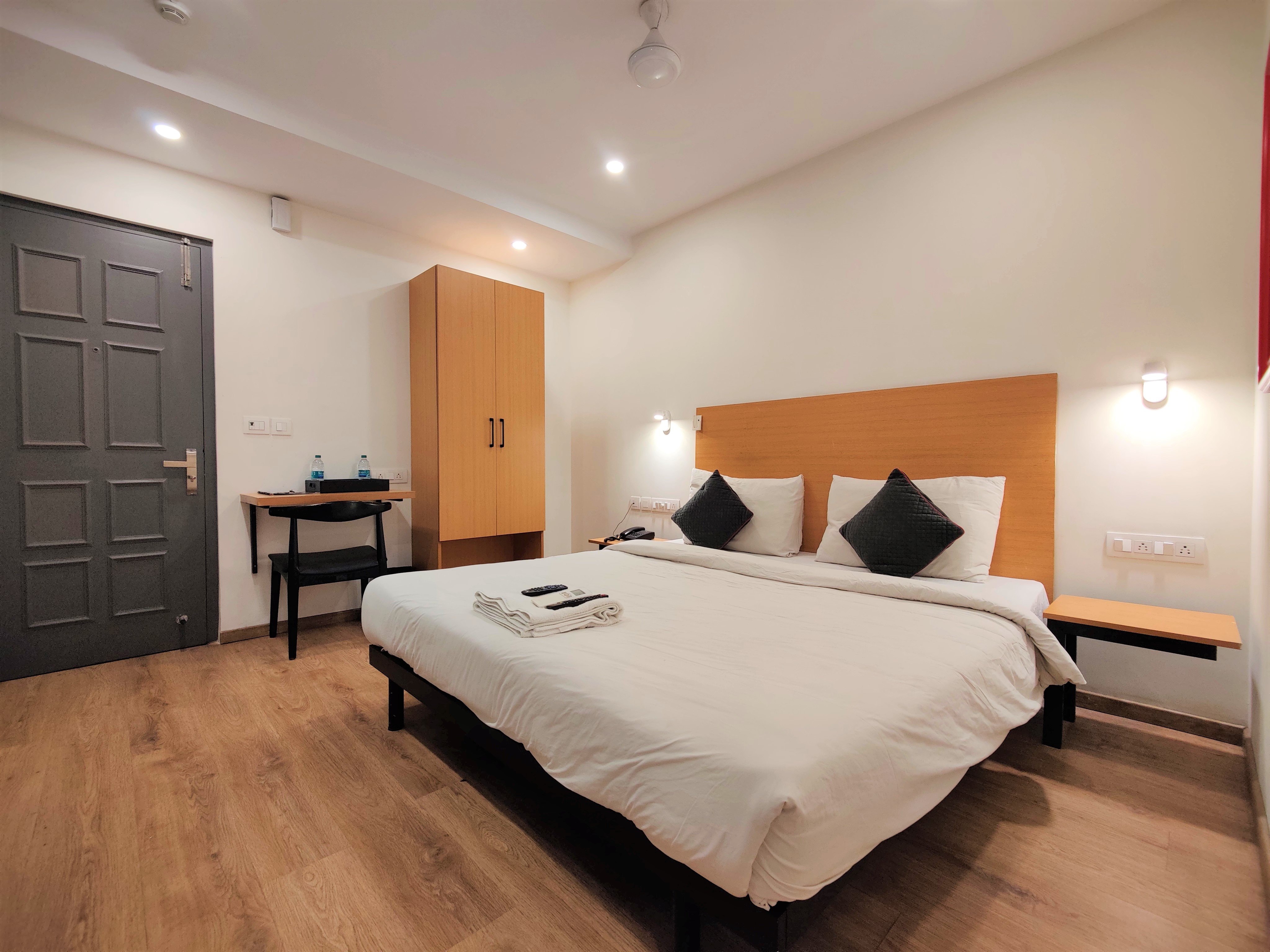 Hotel Bakya Slot - Maraimalai Nagar - Tap to explore photos