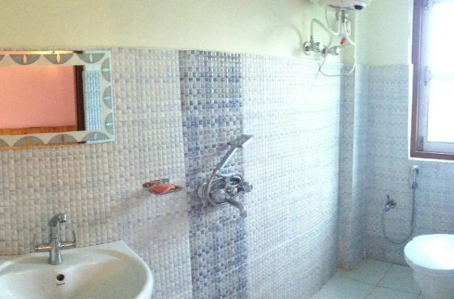 Surakari Homestay - Tap to explore photos