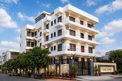 Hotel The York @ Sector 63, Noida