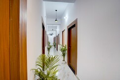 Super Hotel O 7 Orchid, Sultanpur