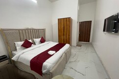 Manglaam Resort, Greater Noida