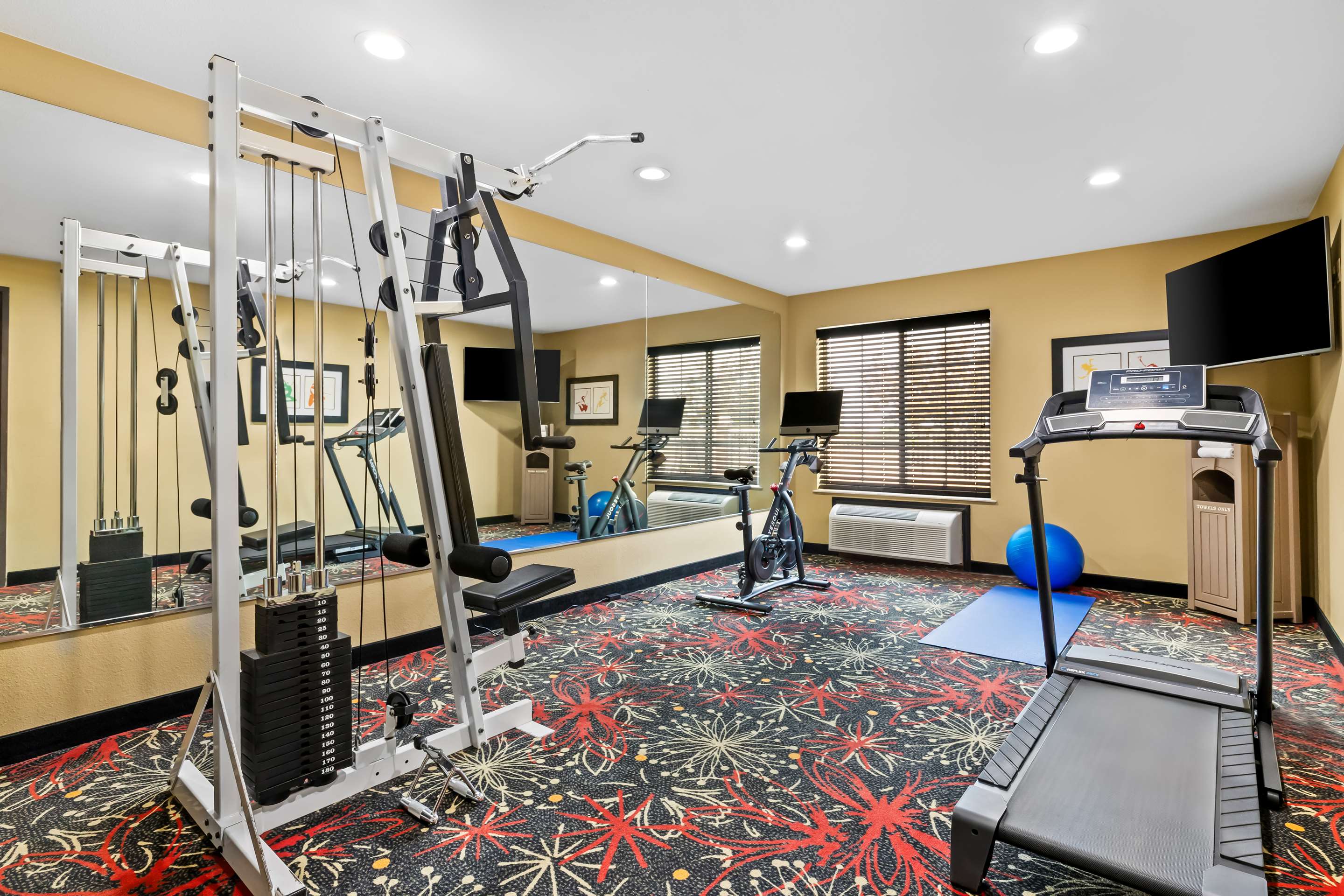 BEST WESTERN KENOSHA INN - Tap to explore photos