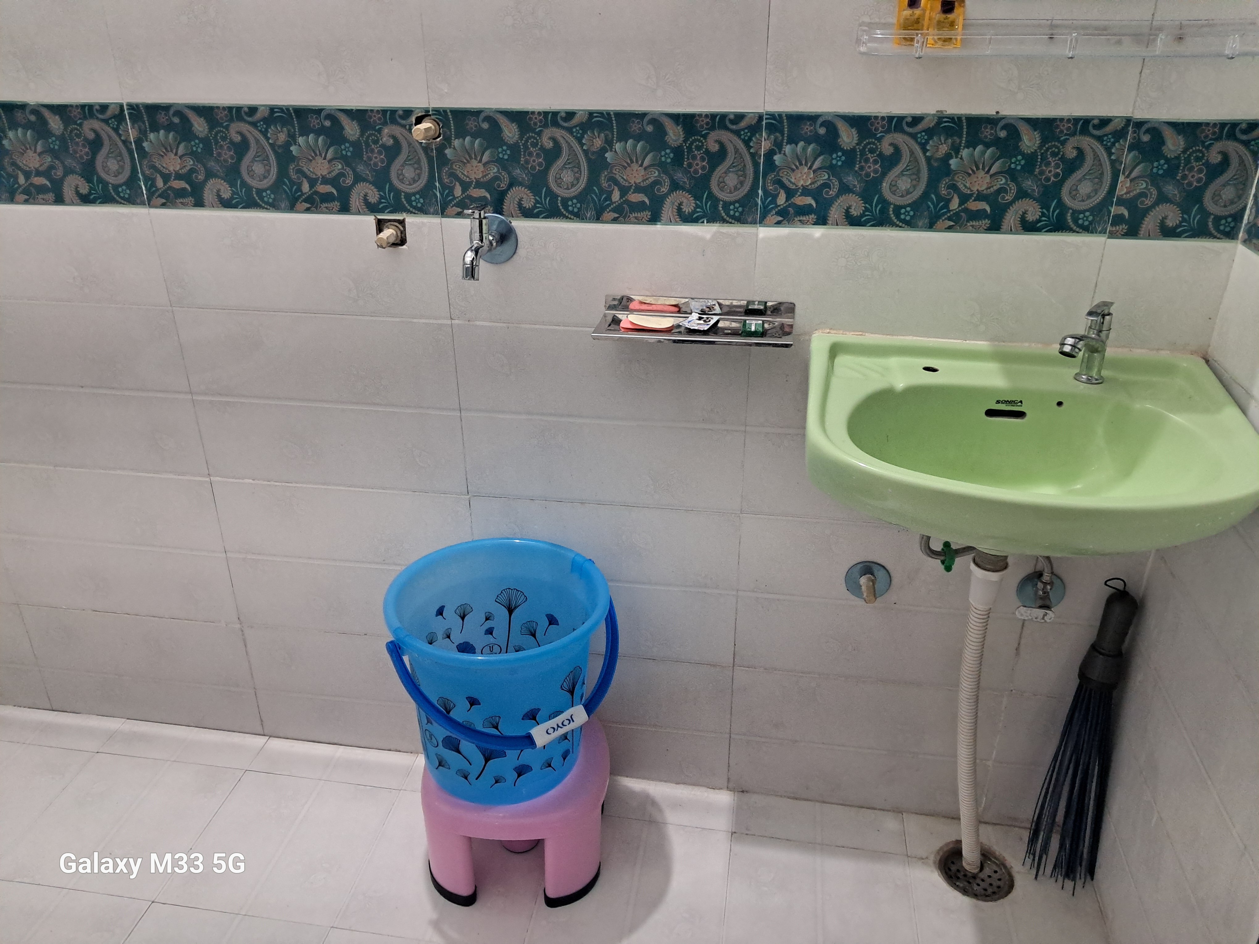 Relax home stay Galaxy room - Tap to explore photos