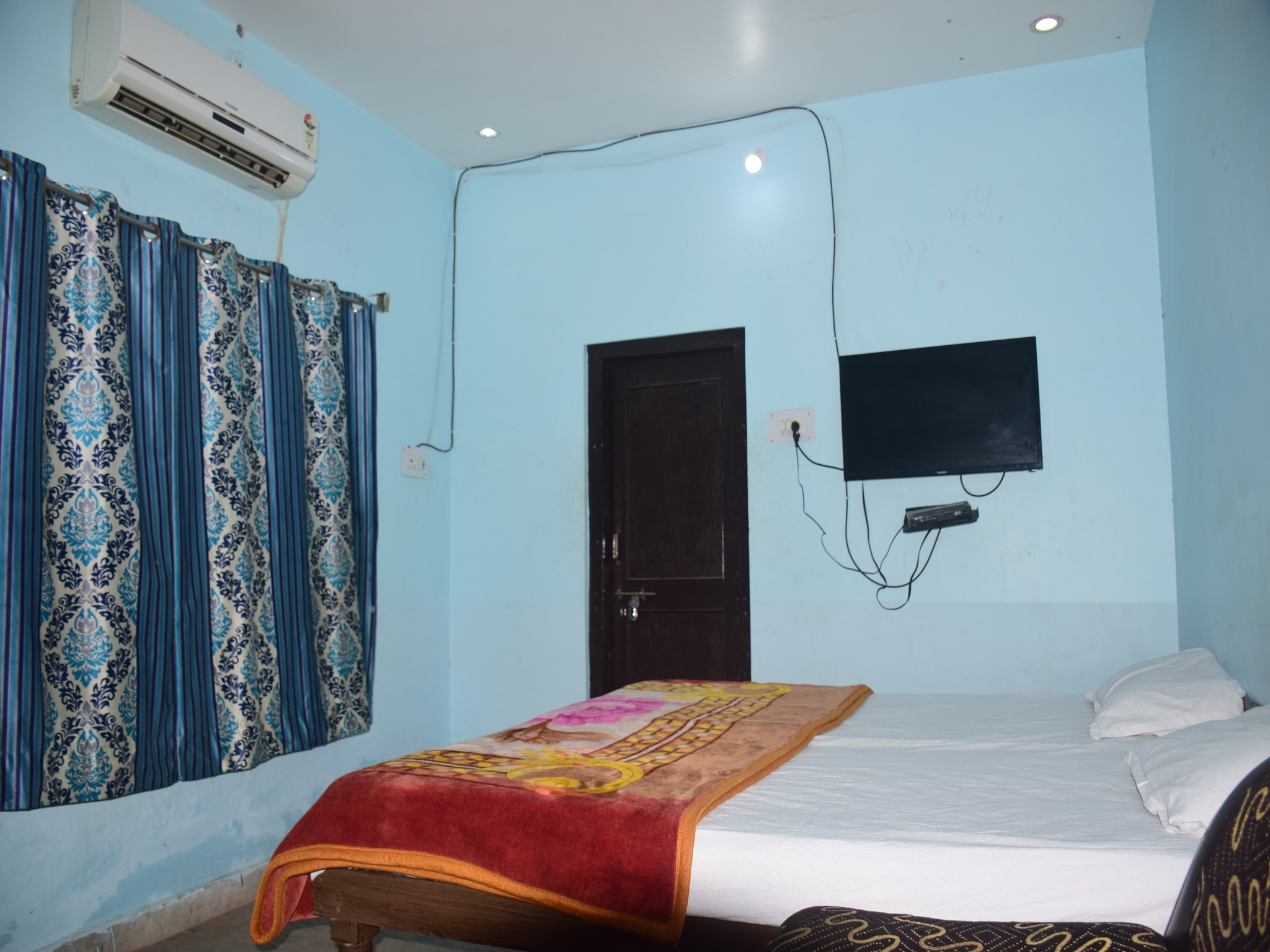Hotel Madhuban Palace - Tap to explore photos