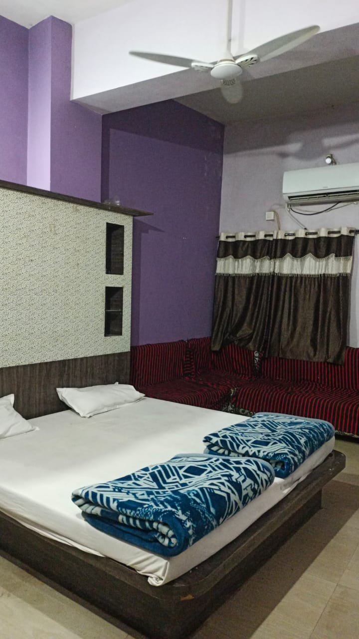 Keshari Nand Guest House - Tap to explore photos