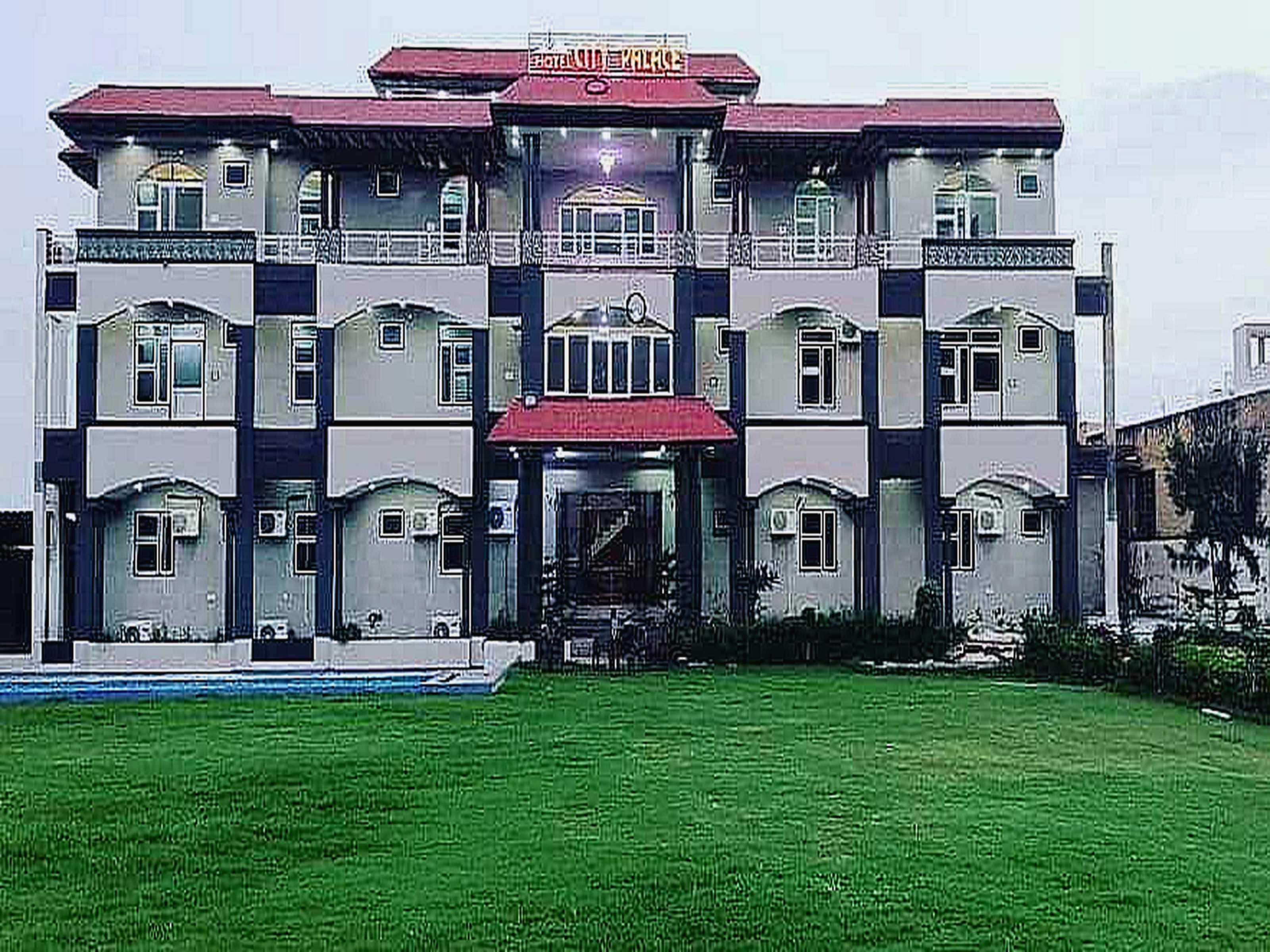 Hotel O City Palace - Tap to explore photos