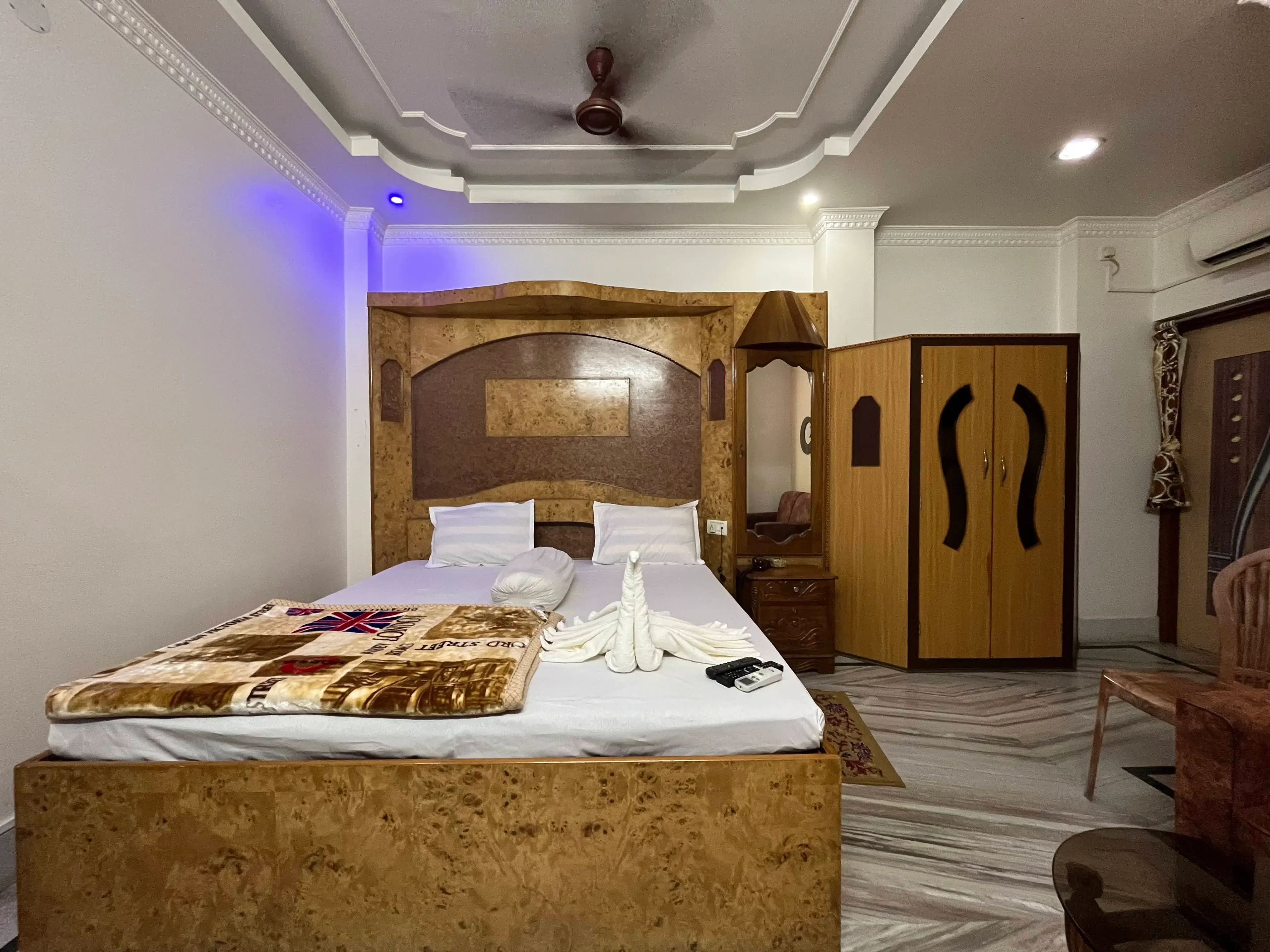 Lodge Indrapuri, Contai