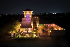 Lux Pvt Pool, Rain Dance, Near Bhimashankar, Pets, Ghod