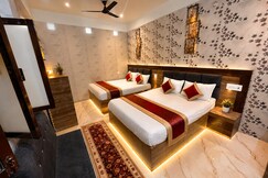 The Krishna guest house / Walking Distance To Ram Mandir, Ayodhya