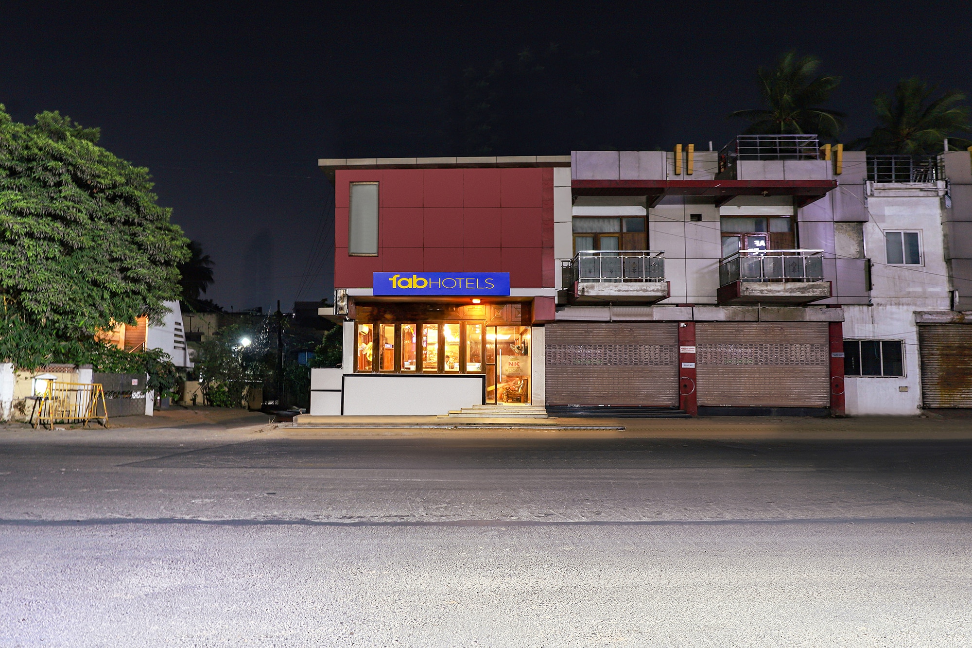 FabHotel NK Courtyard - Nr Guindy Industrial Estate - Tap to explore photos