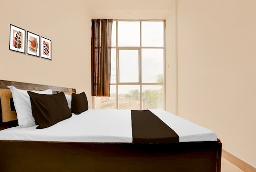 Hotel O VLA Luxury Hotel & Restaurant