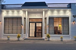 Hakmans Hotel | A Heritage property on Mall Road | Free Onsite Car Parking, Mussoorie