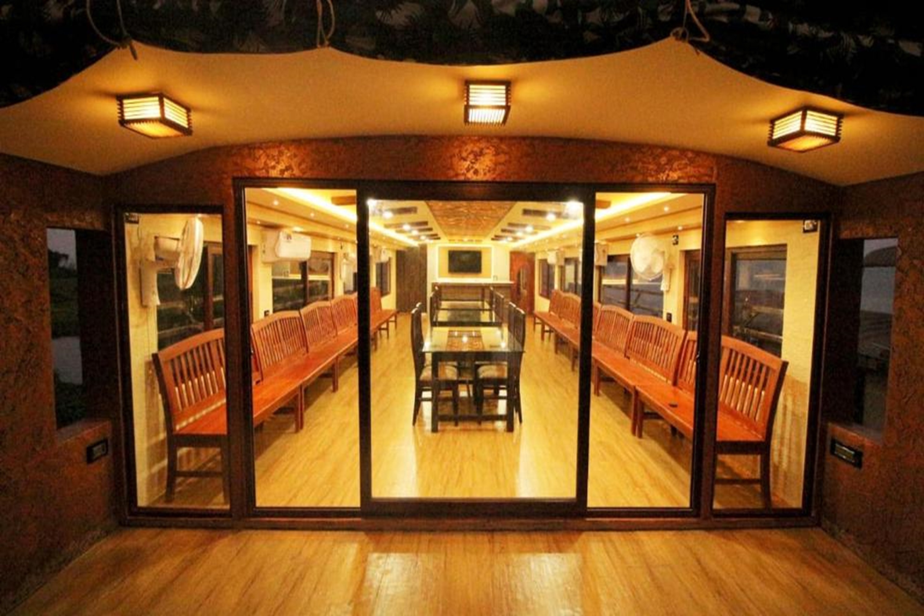 Karthika Houseboat