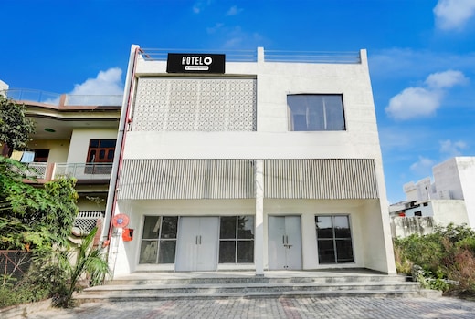 Hotel O Meerut Central College Formerly Saffron