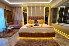 Romantic Luxury Studio with Bathtub, Kolkata