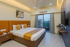 Hotel The Golden Oaks, Kolhapur