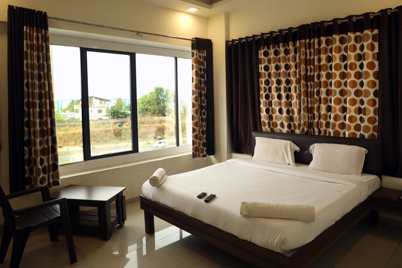 Hotel Krushna Express Inn - Tap to explore photos