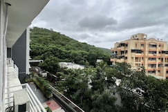 Studio Hillside, Pune