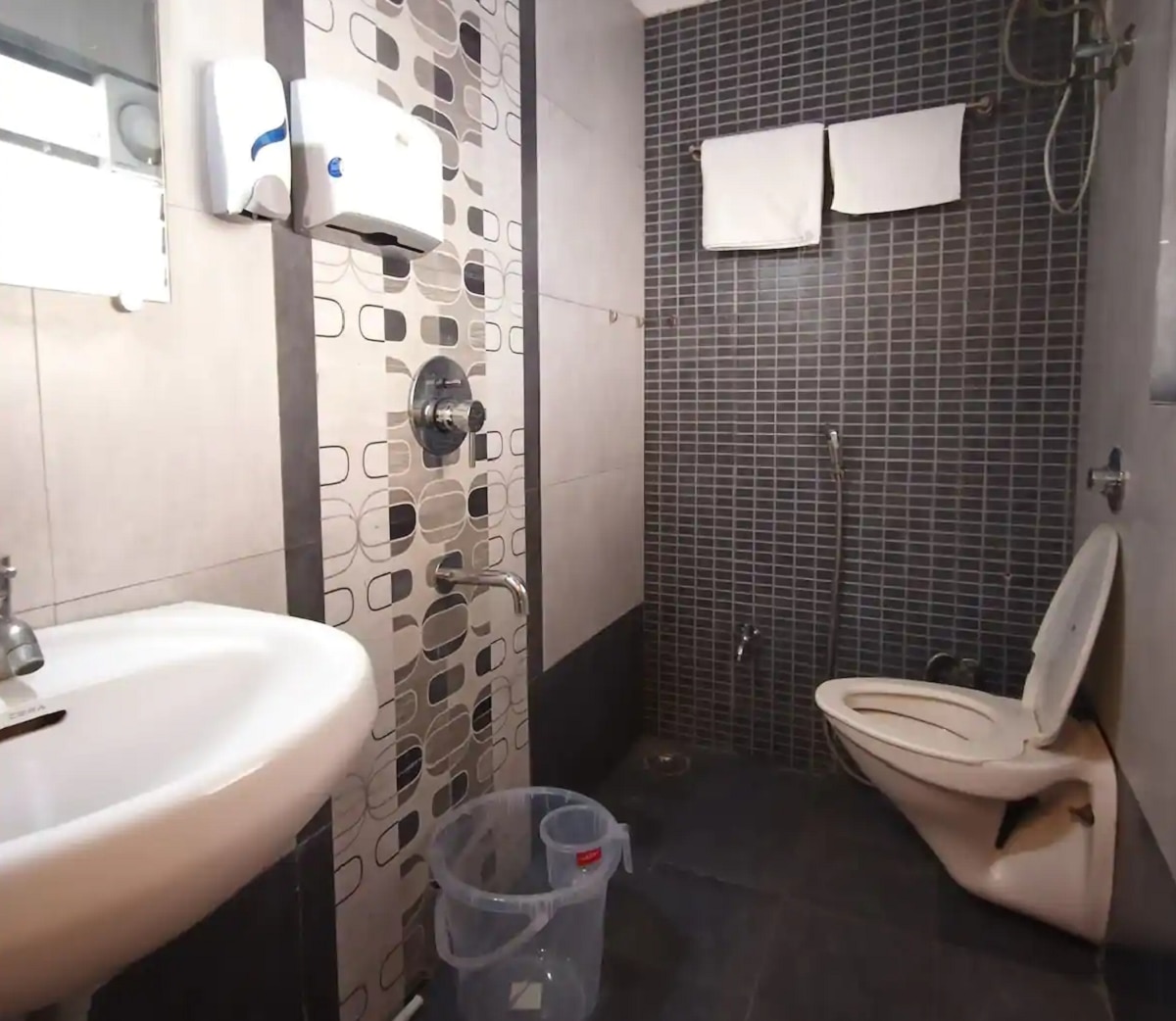 Boutique Apartment | Rooms & Caretaker 3