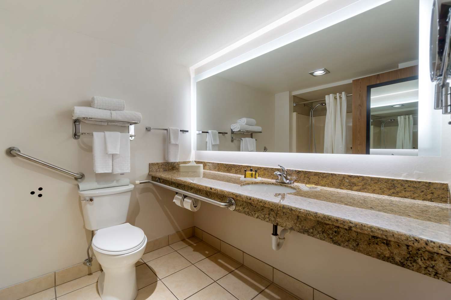 Best Western Plus Oak Harbor Hotel & Conference Center - Tap to explore photos
