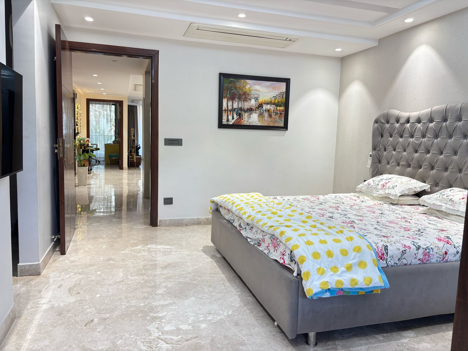 DLF 3BHK Flat Gurgaon - Tap to explore photos
