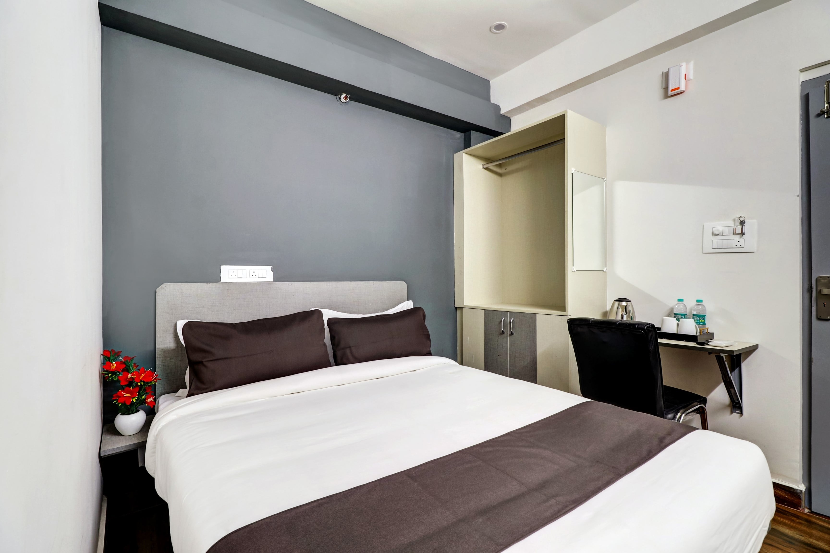 Super Townhouse XOTEL - Tap to explore photos