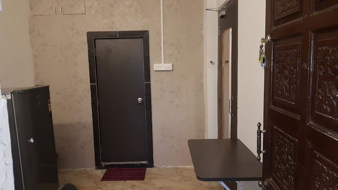 Private studio apartment near Osho- BNB Spaces - Tap to explore photos
