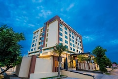Golden Tulip Jaipur Kukas, Jaipur