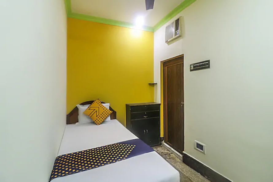 R S Bhavan & Tourist Lodge - Tap to explore photos