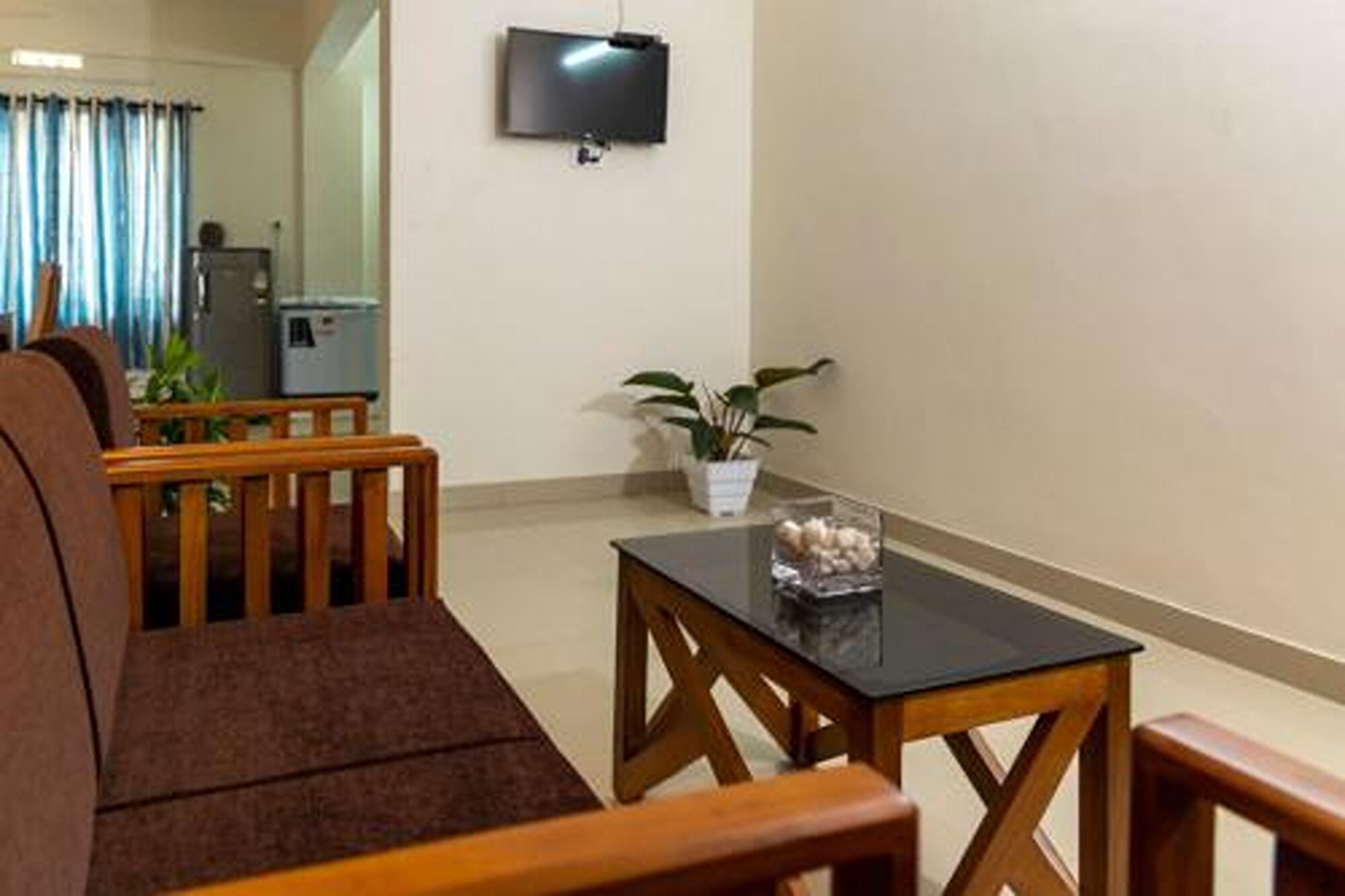 Arwa Serviced Apartment 1BHK - Tap to explore photos