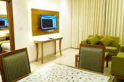Hotel Chandigarh Beckons, Chandigarh
