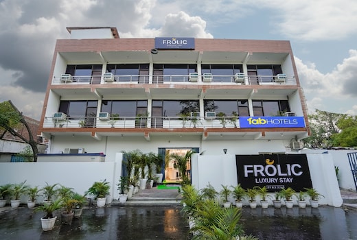 FabHotel Frolic Luxury Stay