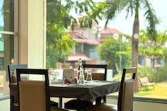 Hotel Sadhana Executive, Dapoli